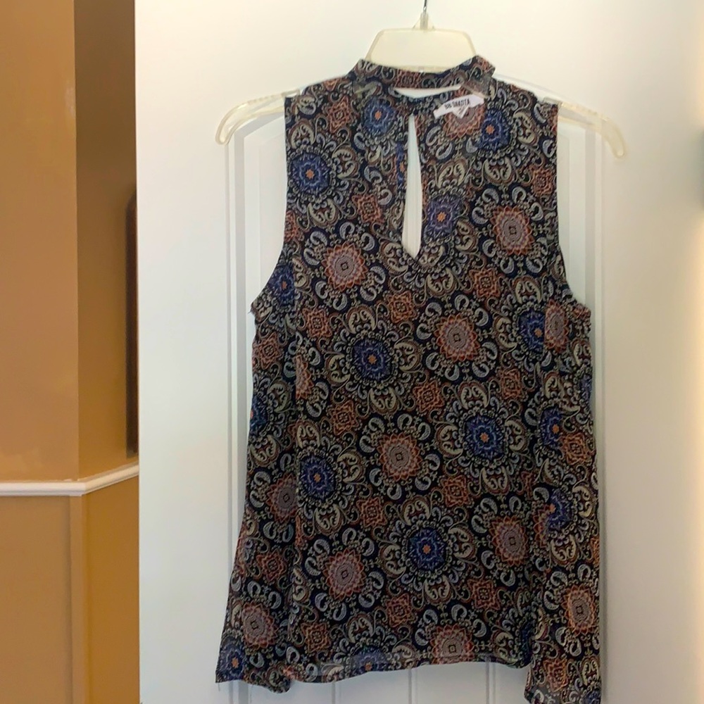Bb Dakota Sleeveless Blouse